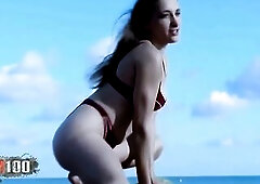 A French libertine posing exposed by the sea