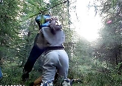 Wild screw in the public park with a giant ejaculation on the booty