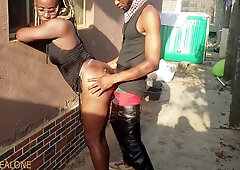 Amateur Black Ebony Gave A Stranger Backyard Quick Fuck And Got Dominated