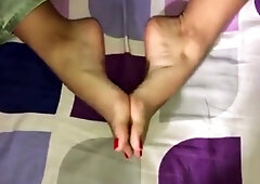 Fei Moves Her Sexy (size 37) Feet, Part 2