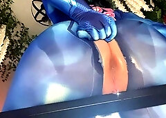 Masturbating amateur cums after solo fun