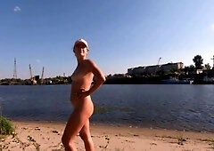 Blonde Babe MissMotivated's Naked River Bath