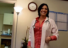 Horny doctor knows how to diagnose a swollen cock