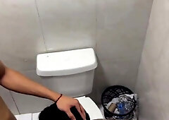 Inhaling a 's phat man-meat covert in the pub's shower!