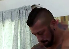 Entrenador caliente folla a Jovencito dispuesto