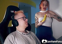 Distracting His Gaming With A Good Blowjob