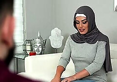 Veronica can’t help but give in to her lust for Peter Green