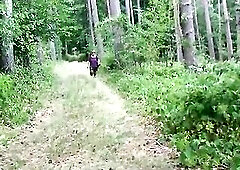 Hiermit erfülle ich einen Userwunsch. Ein User wollte gerne meine Stiefel kaufen, vorher sollte ich mit den Stiefel noch Schokoriegel zertreten über