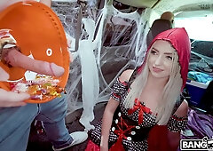 Little Red Riding Hoe