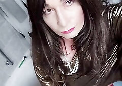 Crossdresser masturbates in the baths, rubs her knob on the bathtube and cums on it. WOW!