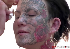 Behind the Scenes Fun Photoshoot with Ravishing Evilyn Ink and Genevieve Sinn - AltErotic