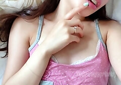extreme masturbation of brunette babe