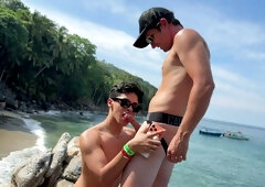 Colby Knox: Andrés Ramos' Hole Gets Pounded on the Beach