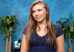 Chubby sexy mom loves the massage bed