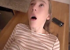 The undressed model couldn’t resist and let herself be screwed.