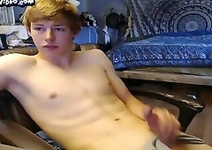 Nice Blond Twink Chat and Wank