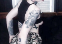 Striking Tatted Tart Frigging Her Booty With Big Dildo