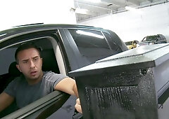 Brazzers: Horny Delilah Waits for Car