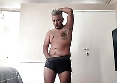 Me encanta ponerme duro, mojarme y correrme