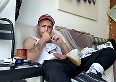 Solo cam session featuring a first-time hot wank with lots of mouth action