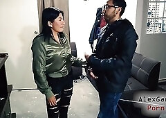 Latina MILF gets picked up and fucked at home (Doña Lupe parody)