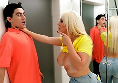 Big-boobed blonde Blondie Fesser rammed by a huge dick