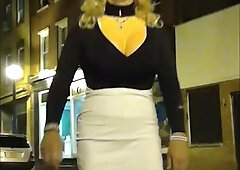 DeeDeeSlut69 Walk in Town