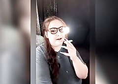 Smokin' Beauty Live Stream Chatting