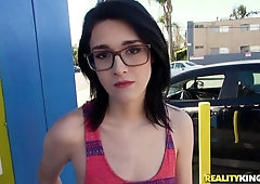 An innocent brunette girlfriend Ivy Aura pleases her new friend