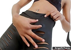 Slim Shemale Modnoy Dildoing Her Asshole 5 Min