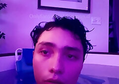 Donovan's Red-Hot bath sesh