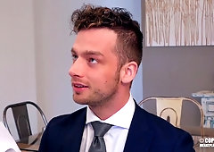 LOGAN MOORE PENALIZE HIS ROOMATE TO BORROW IS SUIT SANS PRAYING