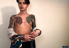 A snug toy for Ryo Foxx to stroke