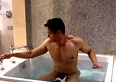 Rafael Alencar Bathtub JO