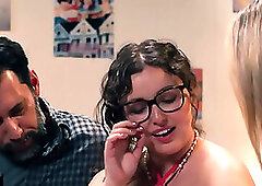 MODERN-DAY SINS - Pervert MILF Cory Chase Lures Stepbae-In-Law Leana Lovings Into FFM 3way