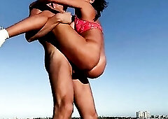 CONCUPISCENT PAIR HAVING RISKY SEX ON A PUBLIC BEACH
