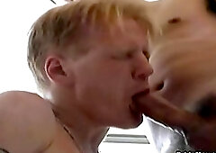 Deepthroating in the bath