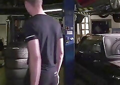 Horny customer sucks off monster cock and eats cum in a garage