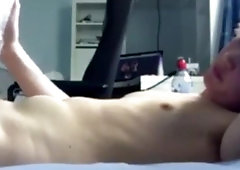 Robin Quinn femboy first time with fleshlight