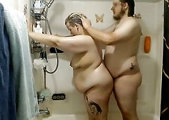 Obese trans stud gets screwed bareback in the shower by his spouse (Bareback Anal mlm)