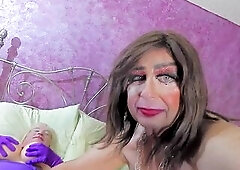 American Transexual Michele Thompson and Jaimmie Summers are back in the bedroom for recent hawt anal adventures:) Wish to watch her take a large vibr