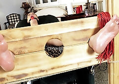 FEET TORMENT PILLORY - wmv HD