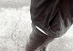 BOUT TO GET A ORAL PLEASURE AT THA STORAGE UNIT!!