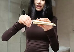 Amateur Webcam Teen Flashes Masturbates