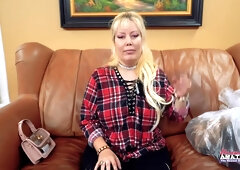 Nikky Blond In Hot Blonde Milf Nikki J Gives A Bj And Gets Her Twat Fucked!