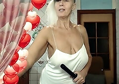 Steamy housewife Lukerya gets cozy in the kitchen at home