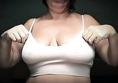 Bouncing saggy melons