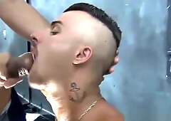 GOSTOSO COME O AMIGO NA MESA DE SINUCA