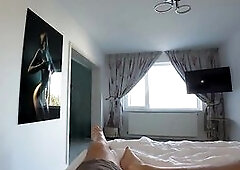 Laura is about to leave the city for college and her boyfriend is very sad about it. That guy says that their relationship won t work at a distance, a