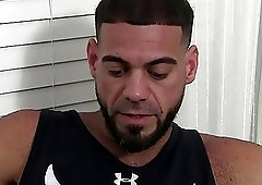 Handsome hunk Ricky Larkin worships young studs feet